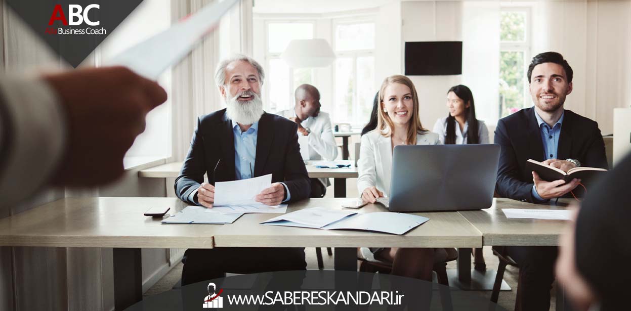 بررسی ویژگی های بیزینس کوچ حرفه ای بررسی ویژگی های بیزینس کوچ حرفه ای